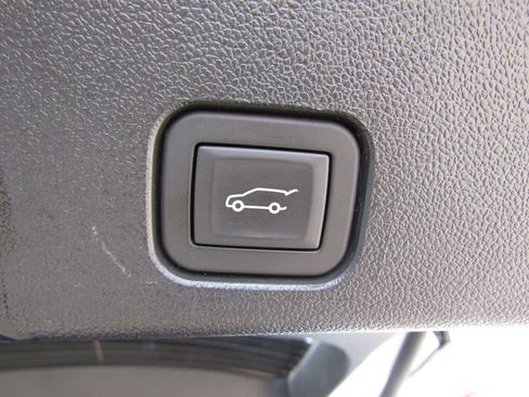 Used 2025 Buick Enclave Sport Touring AWD/4WD image 22