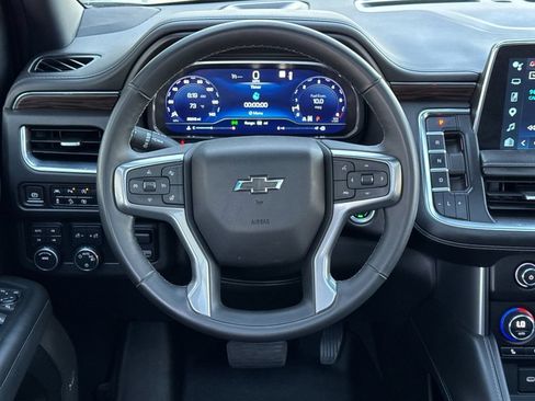 Used 2023 Chevrolet Suburban Z71 w/ Luxury Package AWD/4WD image 15