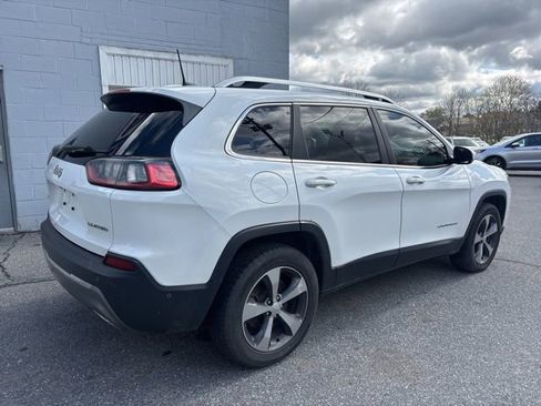 Used 2019 Jeep Cherokee Limited w/ Technology Group AWD/4WD image 5