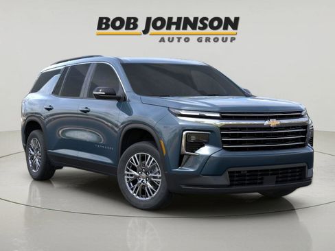 New 2026 Chevrolet Traverse LT w/ Driver Confidence Package image 1