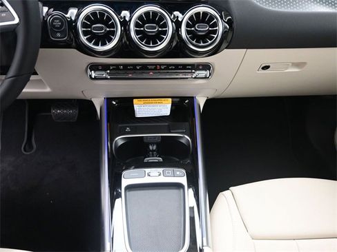 New 2025 Mercedes-Benz GLA 250 image 13