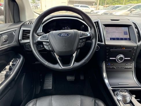 Used 2019 Ford Edge Titanium w/ Equipment Group 301A FWD image 17