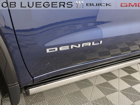 Certified 2023 GMC Sierra 1500 Denali w/ Denali Reserve Package AWD/4WD image 3