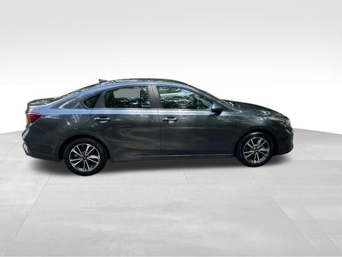 Used 2024 Kia Forte LXS FWD image 7