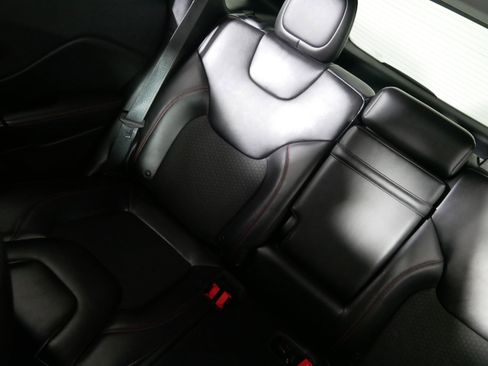 Used 2019 Jeep Cherokee Trailhawk w/ Cold Weather Group AWD/4WD image 12