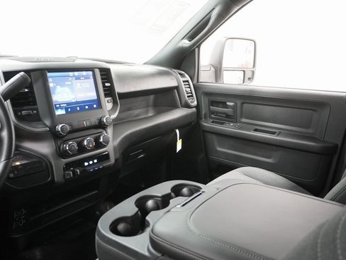 Used 2024 RAM 3500 Tradesman image 21