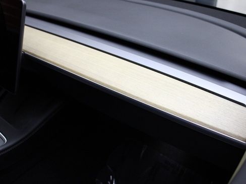 Used 2023 Tesla Model Y Long Range image 31