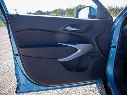 Certified 2025 Chevrolet Trax LS w/ LS Convenience Package image 18