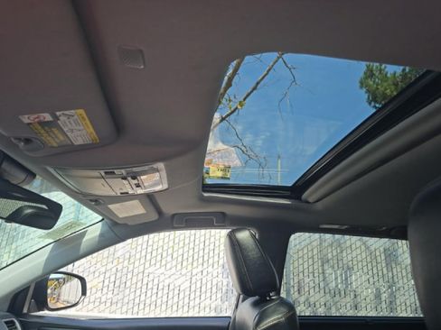 Used 2019 Toyota Highlander XLE AWD/4WD image 11