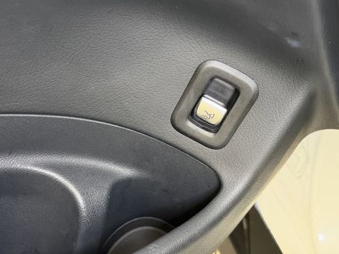 Used 2018 Mercedes-Benz GLC 300 4MATIC Coupe image 27