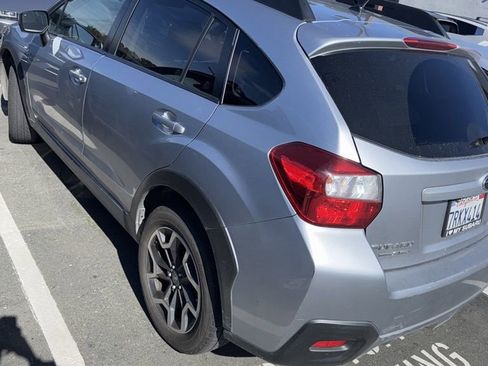 Used 2017 Subaru Crosstrek 2.0i Premium image 1