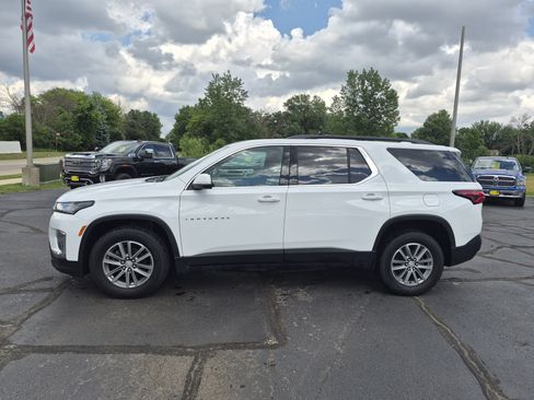 Used 2023 Chevrolet Traverse LT w/ LPO, Cargo Package AWD/4WD image 5
