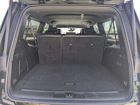 Used 2024 Jeep Wagoneer L Series III w/ Flexible Seating Group AWD/4WD image 29