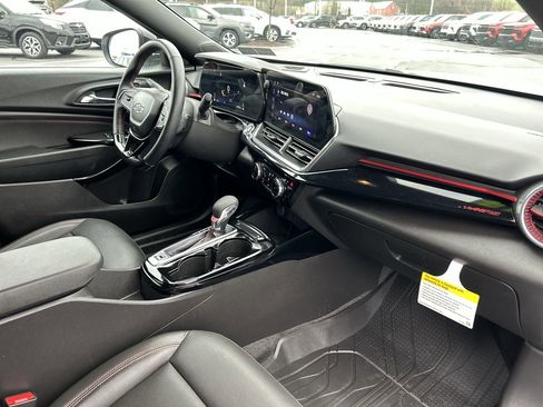 Used 2024 Chevrolet Trax RS w/ Driver Confidence Package image 15