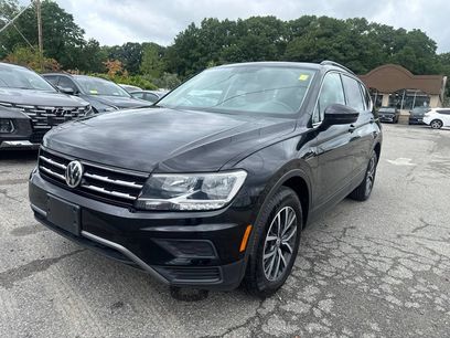 Used 2019 Volkswagen Tiguan SE w/ Panoramic Sunroof Package