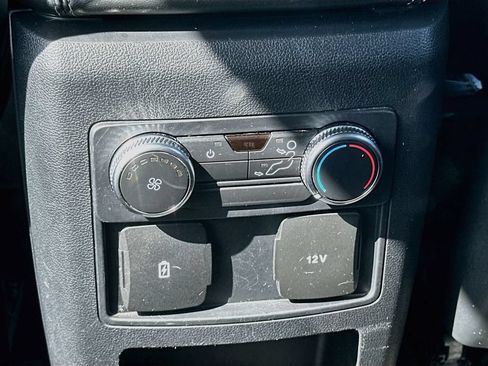 Used 2021 Ford Explorer XLT w/ Equipment Group 202A RWD image 23
