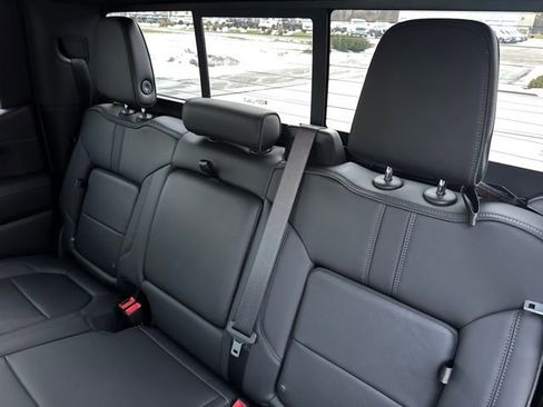 Used 2022 Chevrolet Silverado 1500 High Country image 25