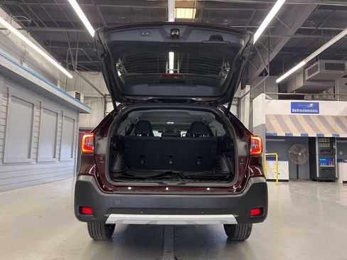 Used 2023 Subaru Outback Limited image 11
