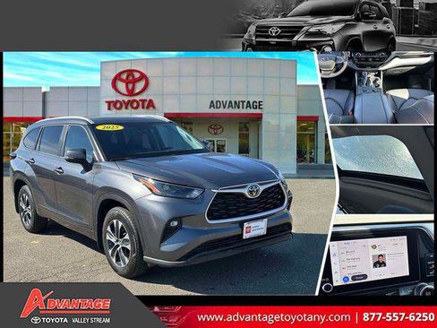 Certified 2025 Toyota Highlander XLE image 1