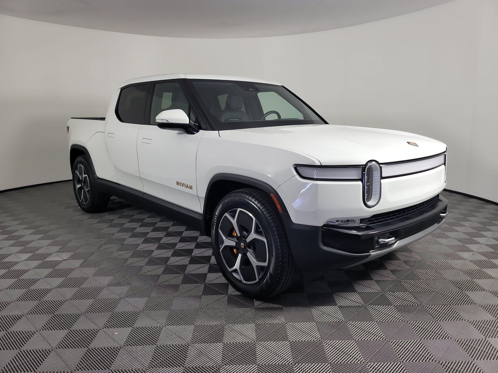 Used 2022 Rivian R1T Adventure AWD/4WD image 7