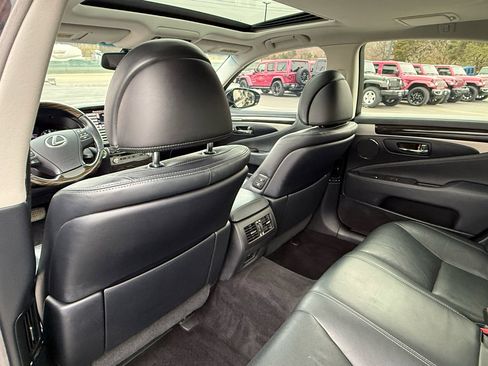 Used 2014 Lexus LS 460 AWD image 33