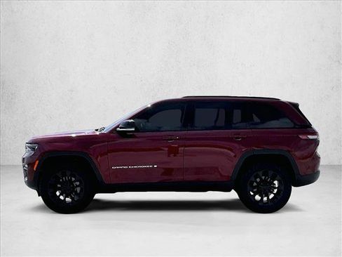Used 2024 Jeep Grand Cherokee Limited w/ Trailer Tow Package AWD/4WD image 6