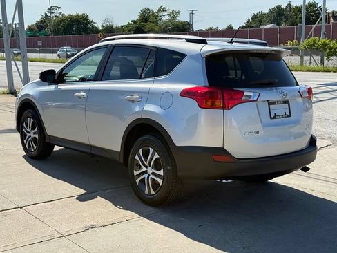Used 2013 Toyota RAV4 LE AWD/4WD image 10