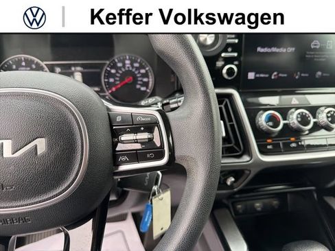 Used 2022 Kia Sorento LX FWD image 18