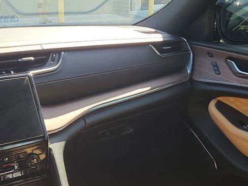 Used 2025 Jeep Grand Cherokee Summit image 23