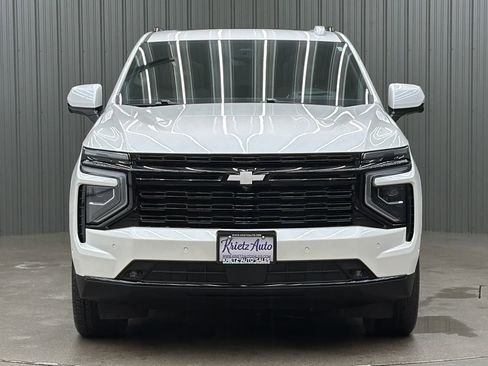 Used 2025 Chevrolet Suburban High Country image 8