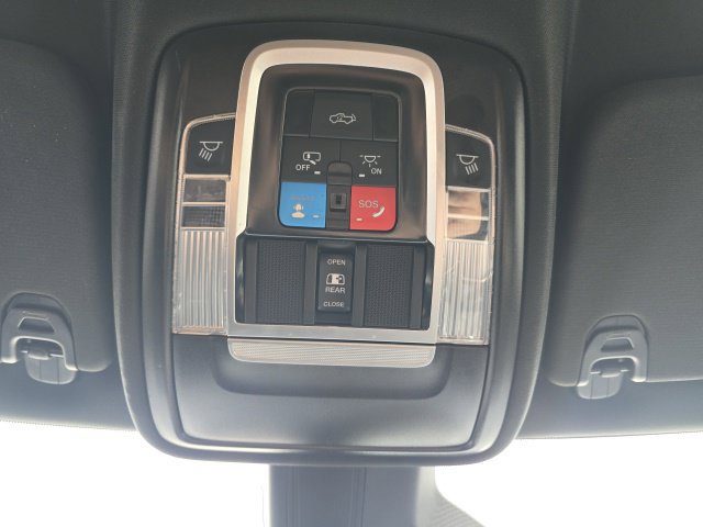 Used 2025 RAM 1500 Laramie AWD/4WD image 21
