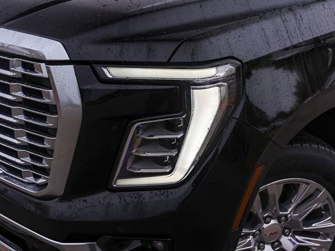 Certified 2025 GMC Yukon Denali image 3