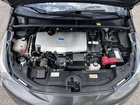 Used 2017 Toyota Prius Three Touring FWD image 11