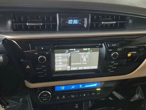 Used 2015 Toyota Corolla LE FWD image 13