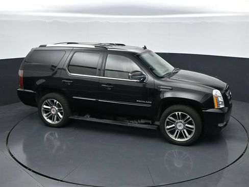 Used 2012 Cadillac Escalade Premium AWD/4WD image 28