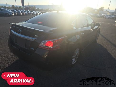 Used 2013 Nissan Altima 2.5 SL w/ Technology Pkg FWD image 19