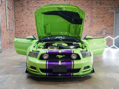 Used 2013 Ford Mustang GT Premium w/ Brembo Brake Pkg RWD image 23
