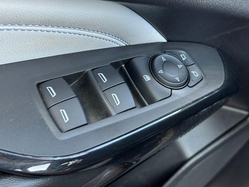 Used 2025 Chevrolet Trax LT w/ Driver Confidence Package FWD image 21
