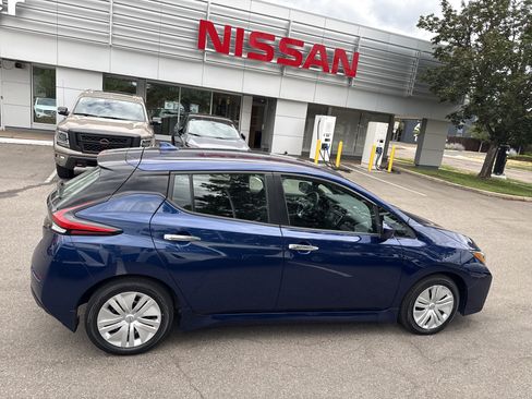 Certified 2025 Nissan Leaf S FWD image 14