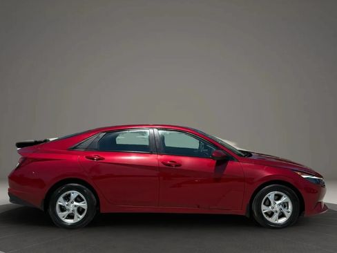 Used 2023 Hyundai Elantra SE FWD image 7