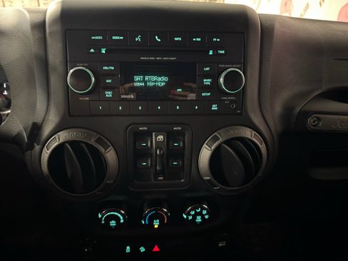 Used 2017 Jeep Wrangler Unlimited Sport AWD/4WD image 25