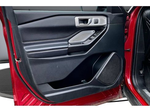 Used 2020 Ford Explorer Platinum w/ Premium Technology Package AWD/4WD image 25