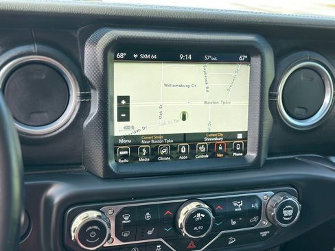 Used 2018 Jeep Wrangler Unlimited Sahara AWD/4WD image 17