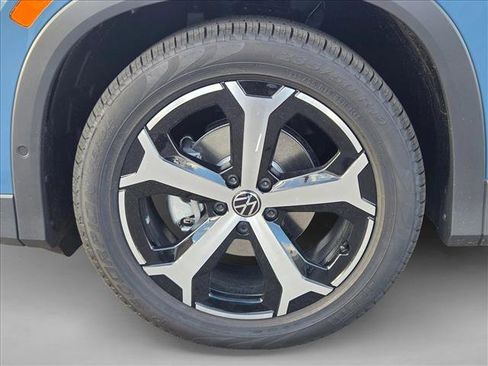 New 2026 Volkswagen Tiguan SE image 10