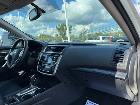 Used 2018 Nissan Altima 2.5 SL FWD image 18