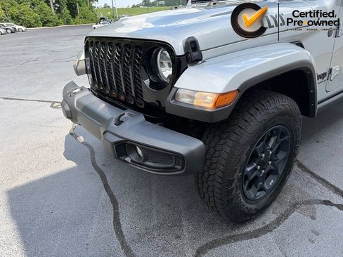 Certified 2023 Jeep Gladiator Sport AWD/4WD image 19