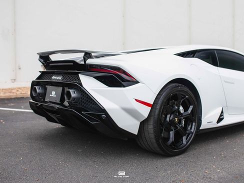 Used 2024 Lamborghini Huracan Tecnica image 18