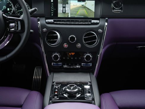 Used 2024 Rolls-Royce Cullinan image 21