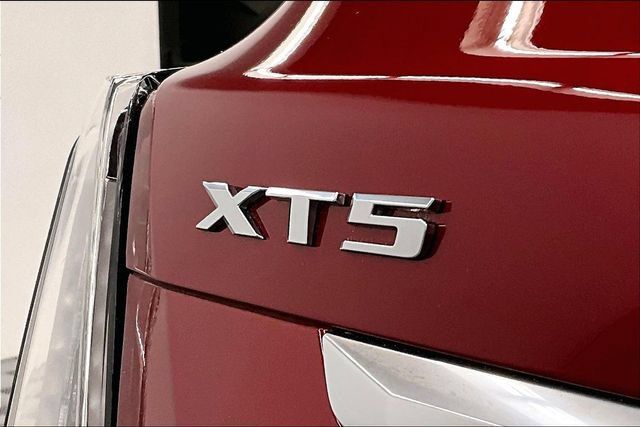 Used 2022 Cadillac XT5 Sportv w/ Platinum Package AWD/4WD image 9