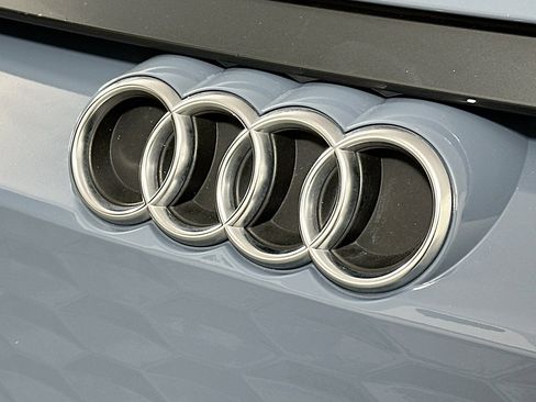 Used 2023 Audi e-tron GT Premium Plus image 15